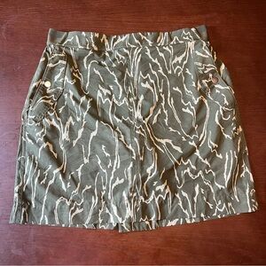 Athleta women’s Vienna Cargo Skort. Size 12.